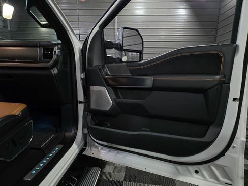 Used 2024 Ford F350 Platinum w/ FX4 Off-Road Package AWD/4WD image 39