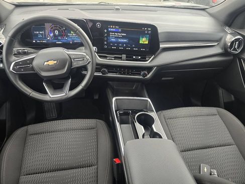 Used 2025 Chevrolet Equinox LT AWD/4WD image 12