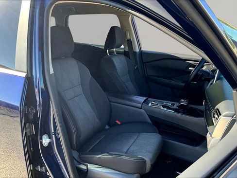 Used 2025 Nissan Rogue SV AWD/4WD image 29