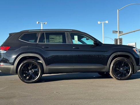 New 2026 Volkswagen Atlas SE FWD image 4
