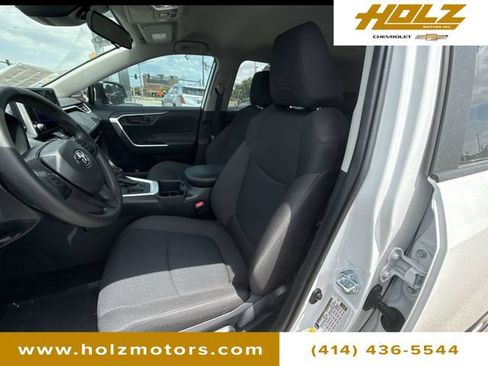 Used 2025 Toyota RAV4 LE FWD image 17