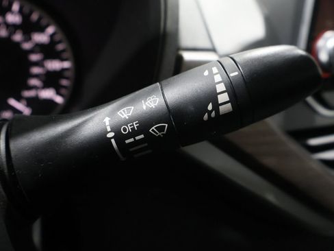 Used 2024 Nissan Altima 2.5 SV image 39