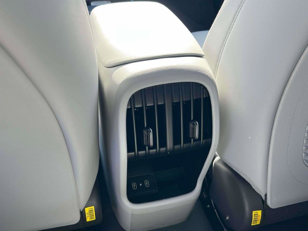 New 2027 Hyundai Kona SEL Premium AWD/4WD image 9