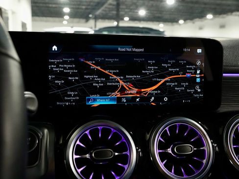 Used 2023 Mercedes-Benz EQB 300 4MATIC w/ Exclusive Package image 4