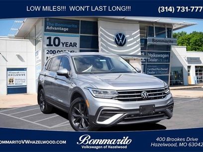 Used 2024 Volkswagen Tiguan SE w/ Panoramic Sunroof Package