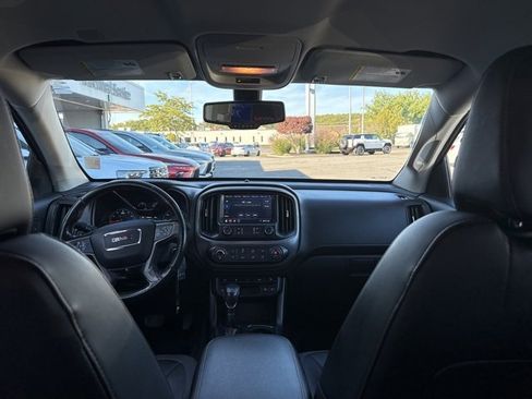 Used 2022 GMC Canyon AT4 image 28