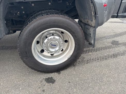 Used 2023 Ford F450 Lariat w/ FX4 Off-Road Package image 8