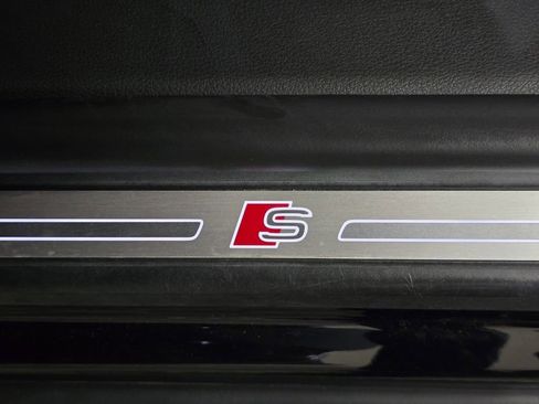 Used 2023 Audi Q8 Premium Plus w/ Premium Plus Package image 19