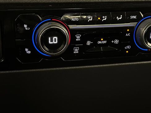 Used 2023 Chevrolet Silverado 1500 LT Trail Boss w/ Protection Package image 20