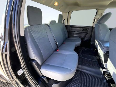 Used 2016 RAM 2500 Tradesman w/ Chrome Appearance Group image 29