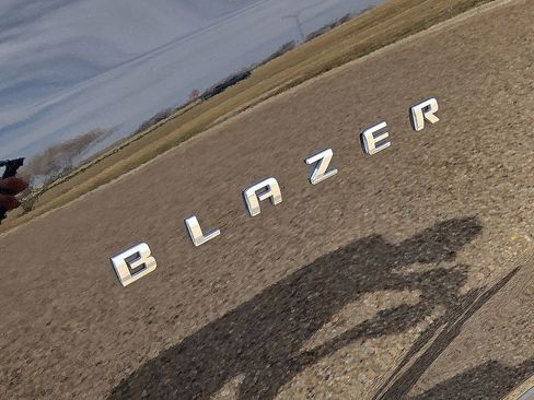 Used 2025 Chevrolet Blazer LT image 11