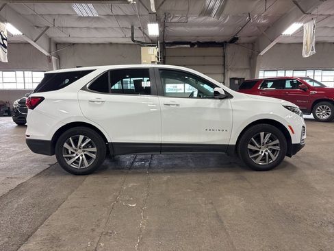 Certified 2024 Chevrolet Equinox LT w/ LPO, Floor Liner Package image 2