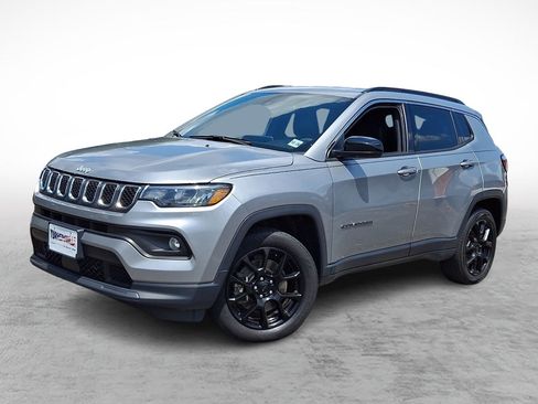 Used 2023 Jeep Compass Latitude AWD/4WD image 1