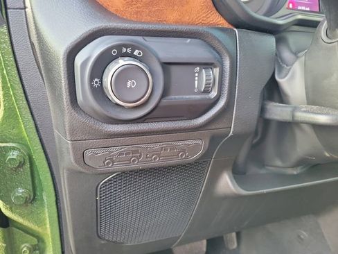 Used 2025 Jeep Wrangler Unlimited Sport AWD/4WD image 15