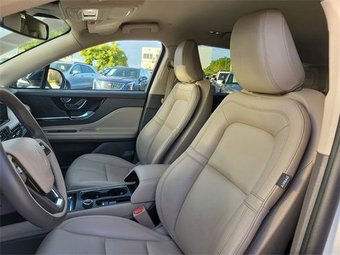 Certified 2022 Lincoln Corsair FWD image 10