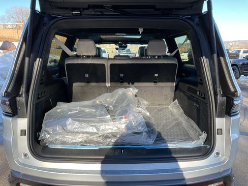 New 2026 Jeep Grand Wagoneer L Summit image 37