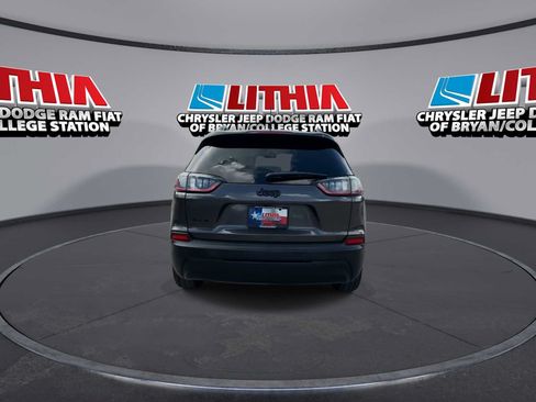 Used 2021 Jeep Cherokee Latitude Plus w/ Sun & Sound Group AWD/4WD image 7