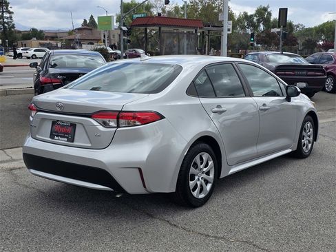 Used 2022 Toyota Corolla LE image 5