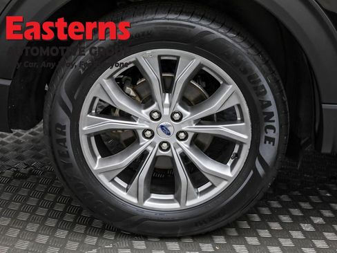 Used 2022 Ford Explorer Limited w/ Equipment Group 301A image 31