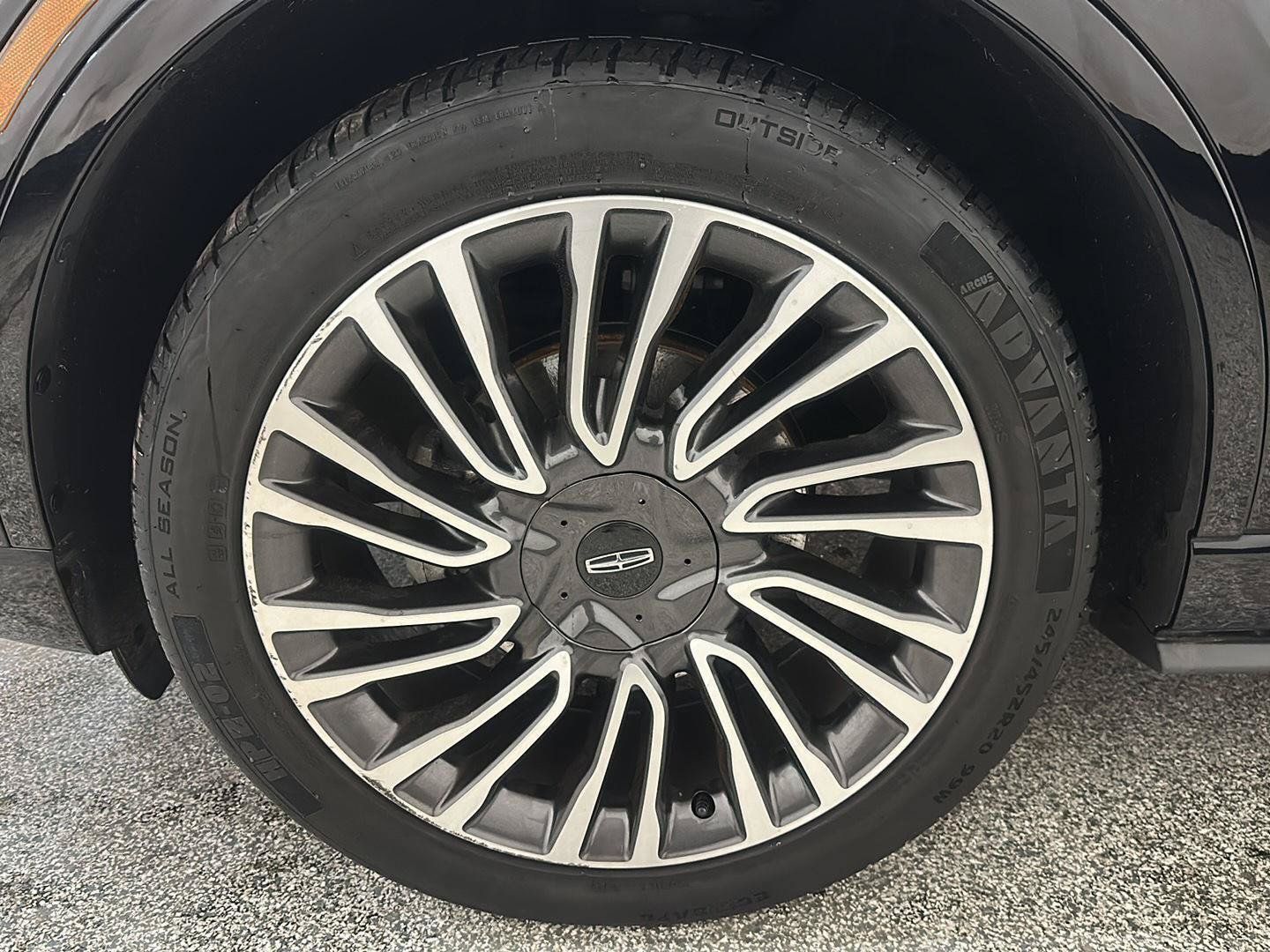 Used 2020 Lincoln Corsair Reserve w/ Equipment Group 201A AWD/4WD image 12