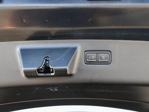 Used 2025 Hyundai Santa Fe SE FWD image 23