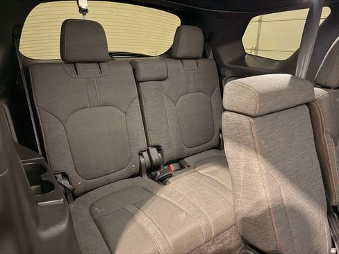 Used 2025 Honda Pilot Sport image 32