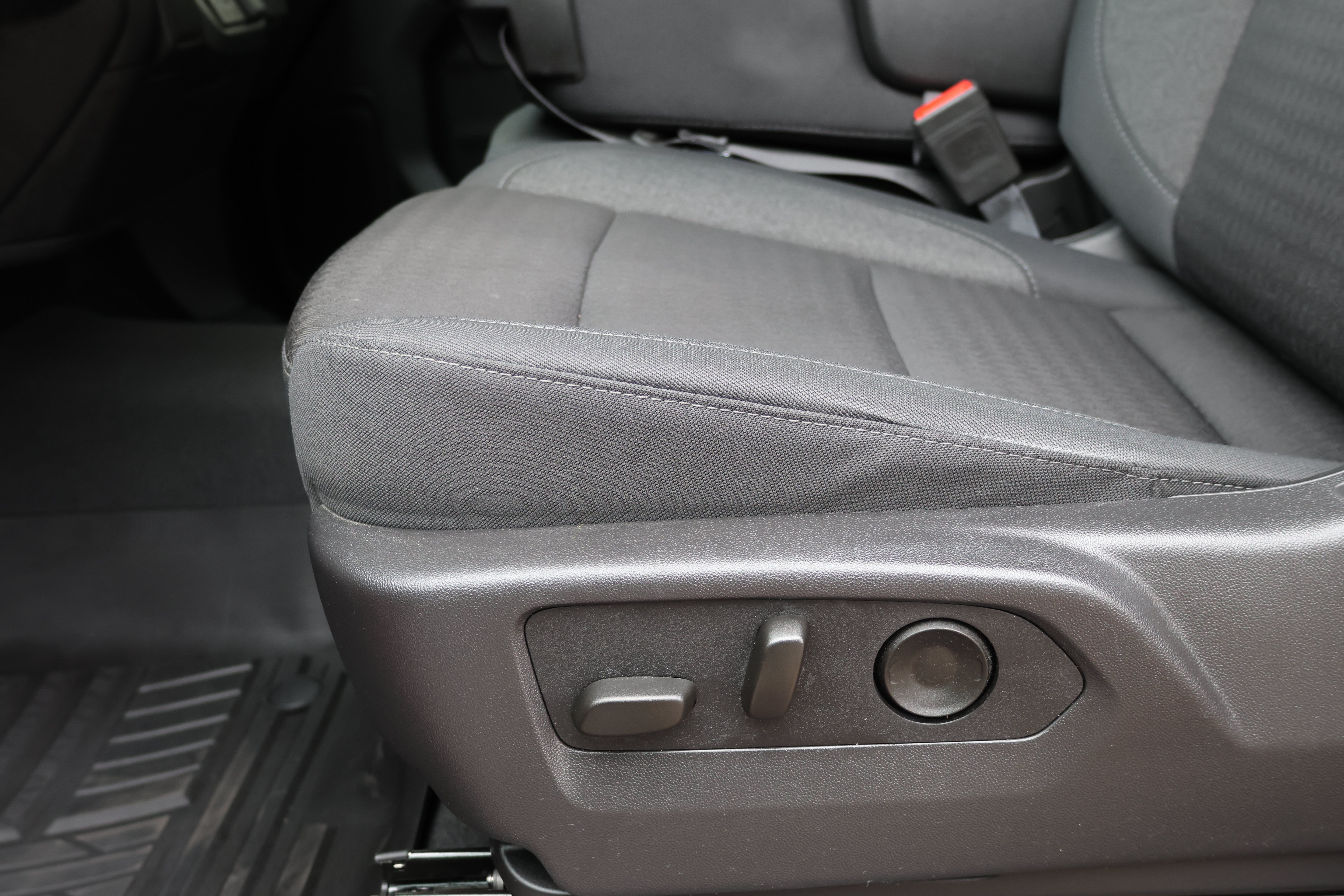 Used 2025 GMC Sierra 1500 Pro w/ Convenience Package RWD image 17