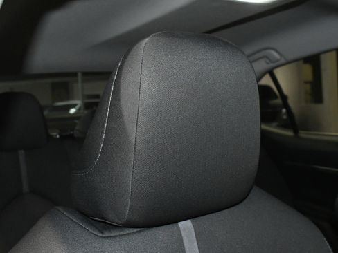 Used 2021 Toyota Camry LE image 10