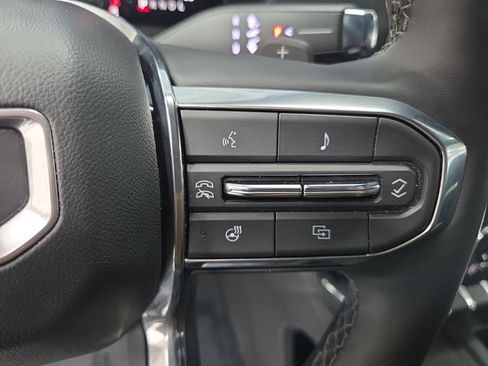 Used 2025 GMC Acadia Elevation image 14