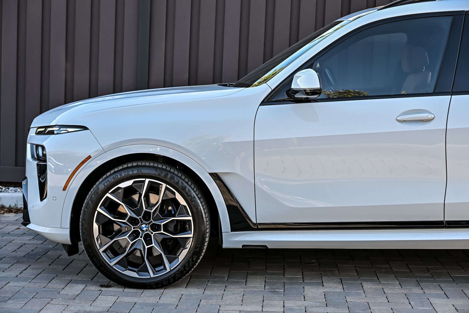 Used 2024 BMW X7 xDrive40i w/ M Sport Package AWD/4WD image 11