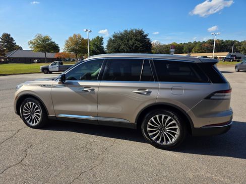 Used 2020 Lincoln Aviator Reserve w/ Elements Package Plus image 4