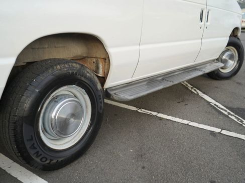 Used 2006 Ford E-350 and Econoline 350 XL image 7