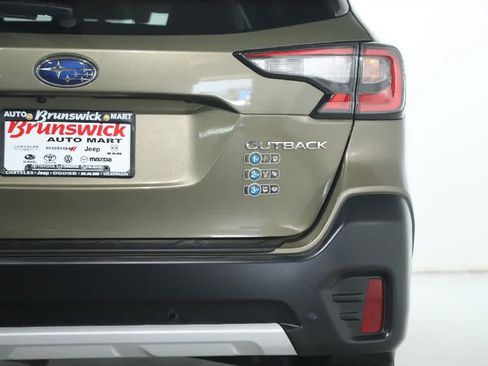 Used 2022 Subaru Outback Limited w/ Popular Package #2 AWD/4WD image 42