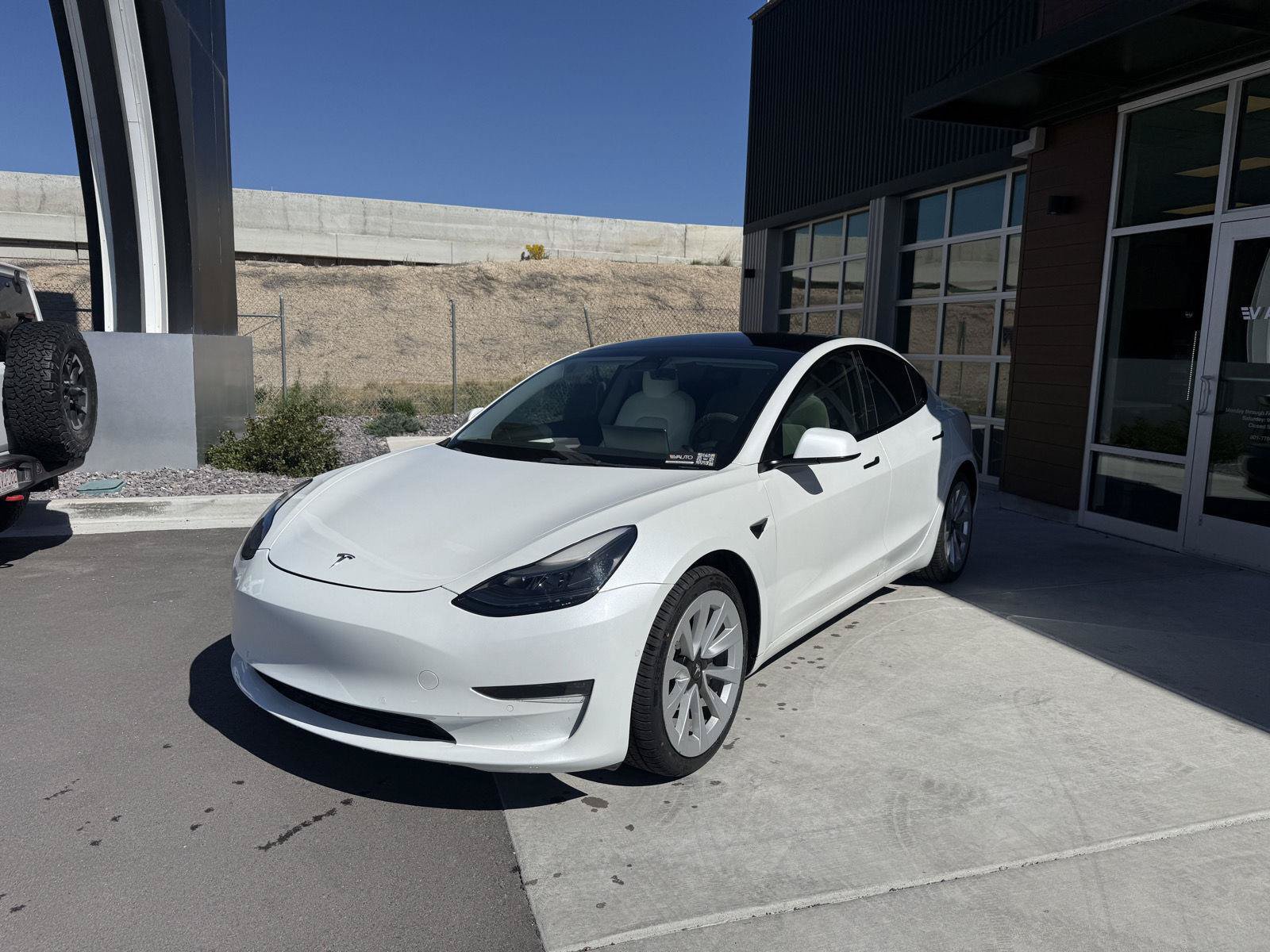 Used 2022 Tesla Model 3 Long Range AWD/4WD image 4