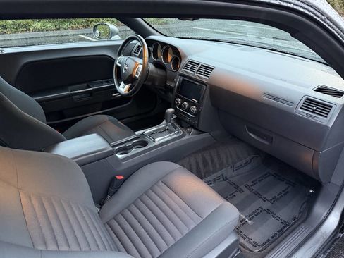 Used 2012 Dodge Challenger SXT image 13