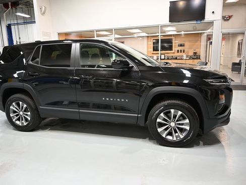 New 2026 Chevrolet Equinox LT w/ Convenience Package II image 4