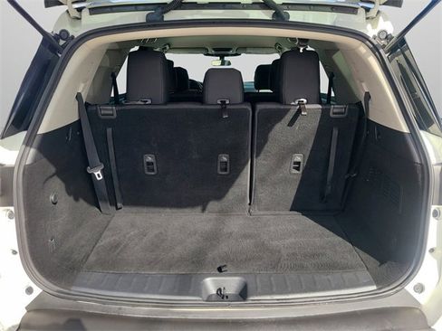 Used 2022 Nissan Pathfinder SV image 11