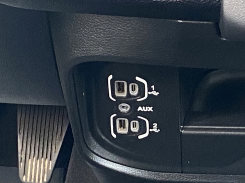 Used 2024 RAM 3500 Big Horn image 24