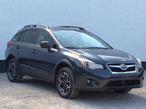 Used 2014 Subaru Crosstrek 2.0i Premium w/ Moonroof Package AWD/4WD image 1