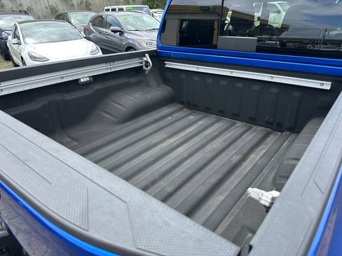 Used 2025 Nissan Frontier SV w/ SV Convenience Package RWD image 20