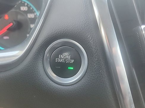 Used 2018 Chevrolet Traverse LT image 12