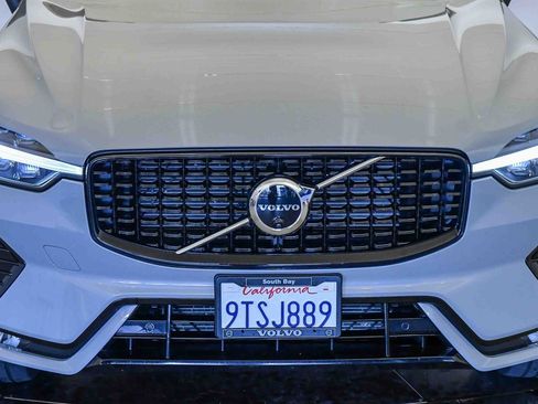 Certified 2025 Volvo XC60 B5 Plus w/ Protection Package Premier image 8