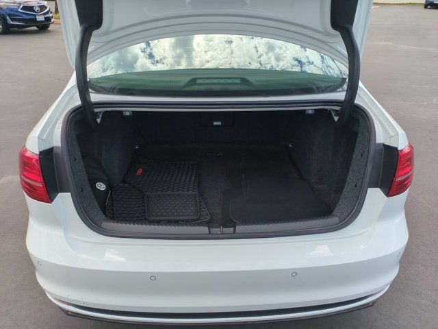 Used 2018 Volkswagen Jetta GLI FWD image 27