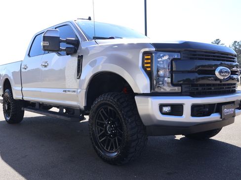 Used 2019 Ford F250 Lariat w/ Lariat Ultimate Package image 5