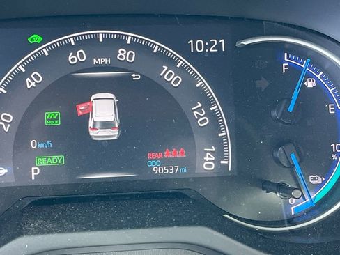 Used 2021 Toyota RAV4 SE w/ Weather & Moonroof Package AWD/4WD image 2