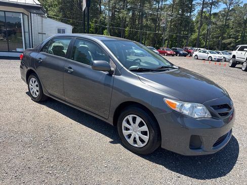Used 2011 Toyota Corolla LE FWD image 17