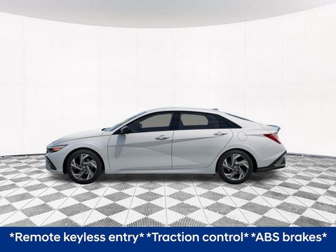 New 2026 Hyundai Elantra SEL Sport image 5