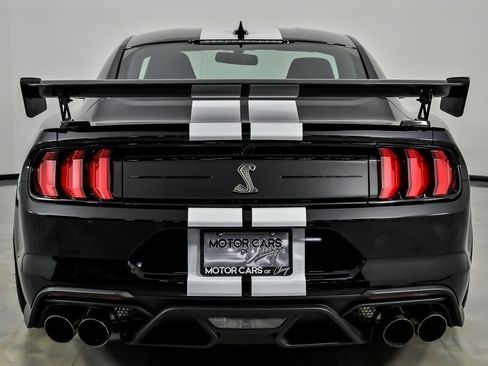 Used 2020 Ford Mustang Shelby GT500 w/ Carbon Fiber Track Pack image 11