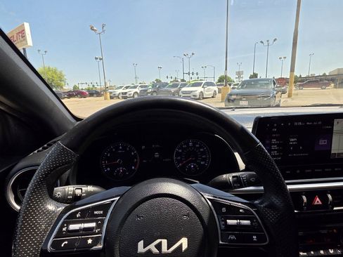 Used 2023 Kia Forte GT-Line w/ GT-Line Premium Package FWD image 29