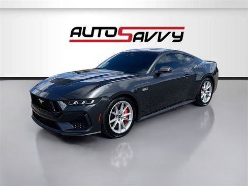 Used 2024 Ford Mustang GT Premium image 3